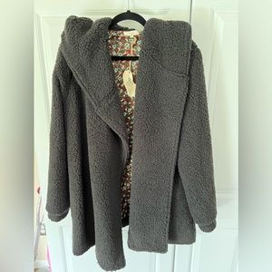 Black easel women’s sweater size 1X